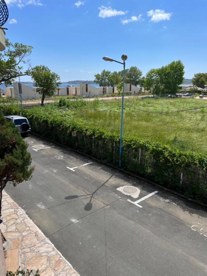 Къмпинг Градина Луксозен Апартамент Chernomorets Esterno foto